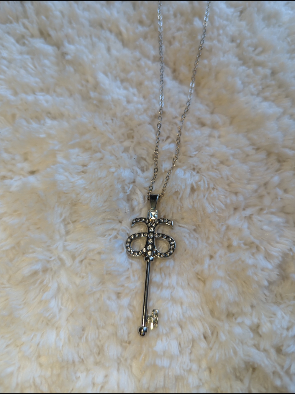 Rhinestone Key Pendant Necklace - Silver Tone